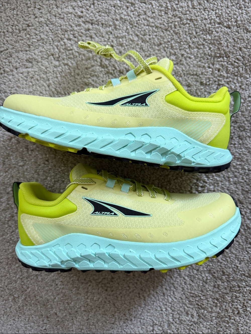 NWT Altra Outroad 2